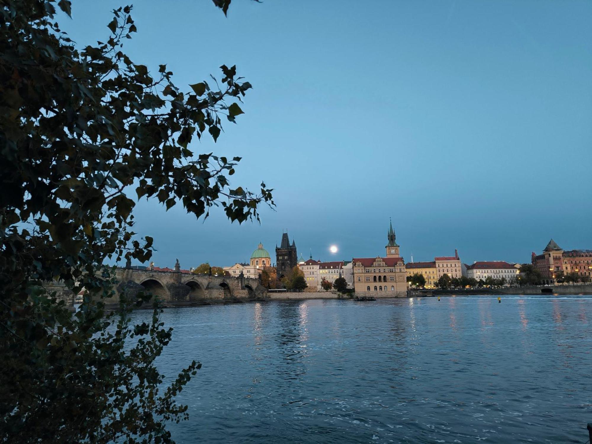 Apartment Valentinka Minutes Away From Charles Bridge Prag